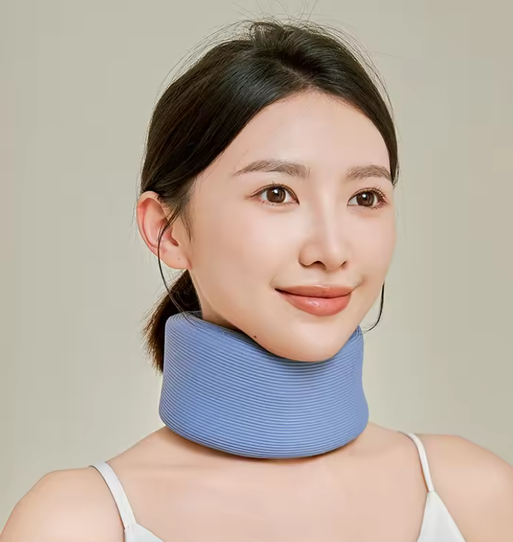 Adjustable Medical Neck Brace – Soft Foam
